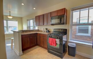 2 beds, 1 bath, $975, Unit Apt 003E