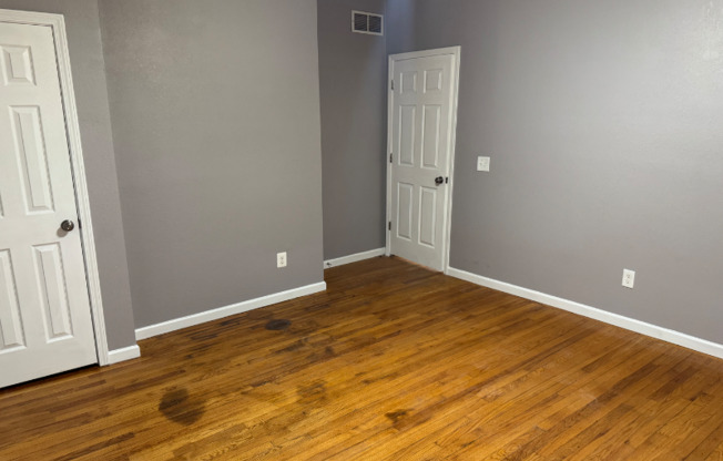 2214 MCCAUSLAND