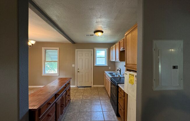 2 beds, 1 bath, $1,475