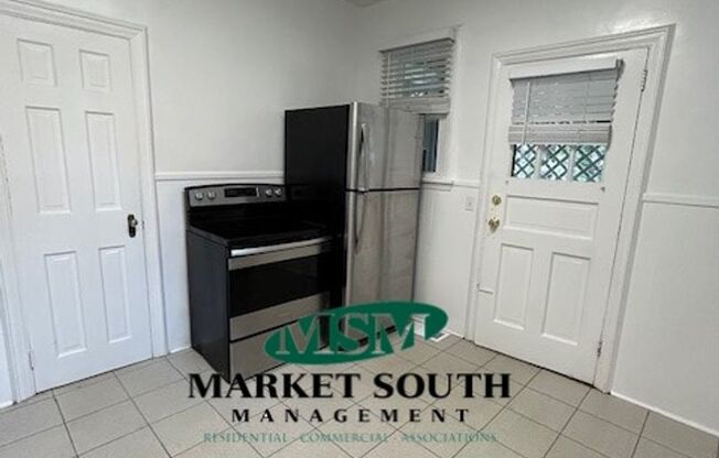 3 beds, 1 bath, $1,925, Unit Lower