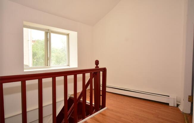 976 GREENE AVE