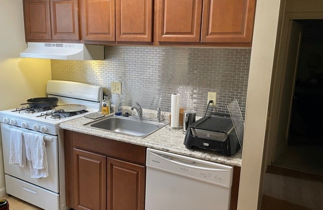 370 S Highland Ave 6