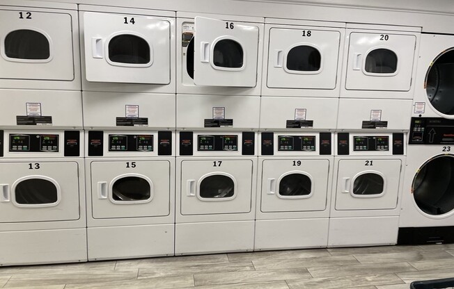 1 bed, 1 bath, 870 sqft, $3,100, Unit 407