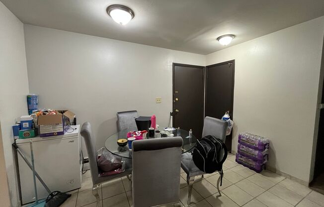 2 beds, 1 bath, $1,295, Unit 201