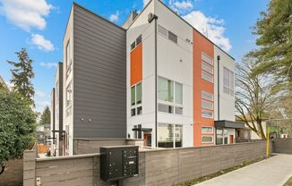 3Bd/1.75Ba Seattle Townhouse