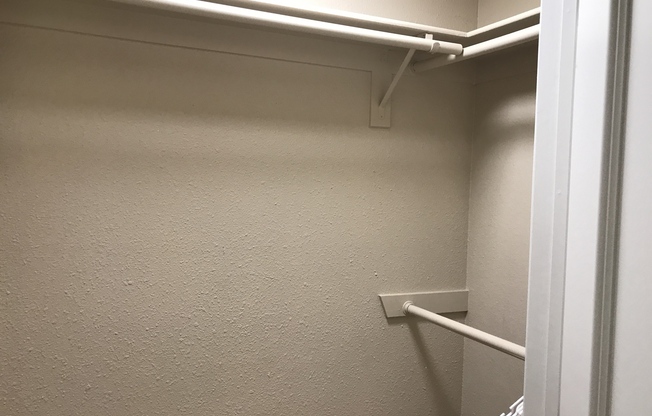 2 beds, 2 baths, $2,400, Unit # 206