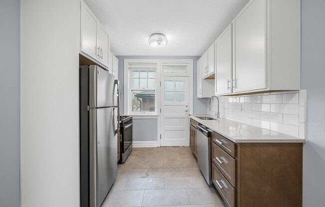 1240 72 HAWTHORNE PL