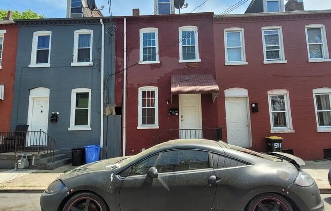 3 bedroom 1 bathroom home located in Lancaster City