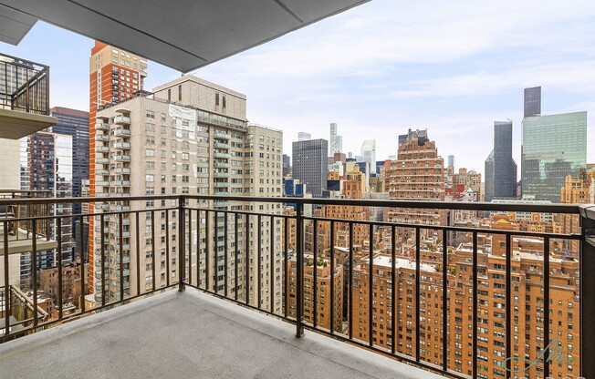 1 bed, 1 bath, $4,700, Unit 22G