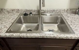 2 beds, 1 bath, 950 sqft, $1,295, Unit 1800-305