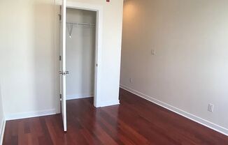 2631 W Girard Ave
