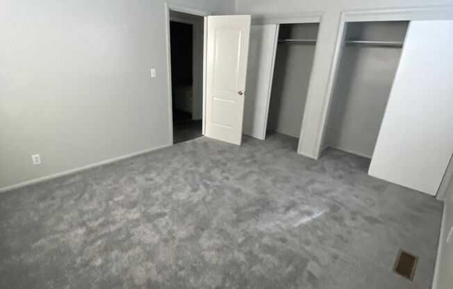 2 beds, 1 bath, 1,012 sqft, $1,195, Unit Unit B