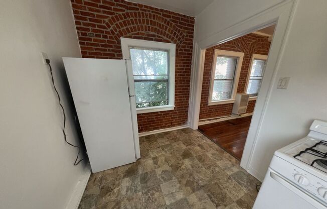 BAE - 512 Bonnie Brae Apts