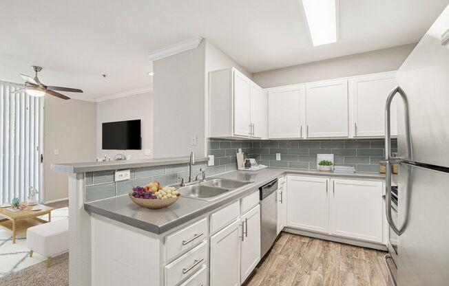 1 bed, 1 bath, 615 sqft, $1,325, Unit 123