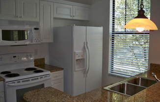 2 beds, 2 baths, $1,900, Unit Apt 207