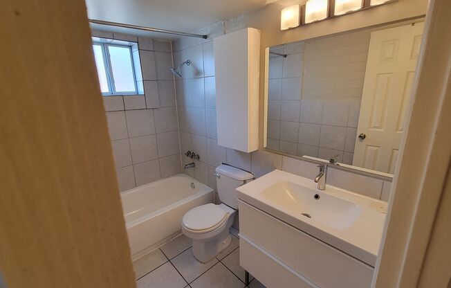 Studio, 1 bath, 400 sqft, $749, Unit 01