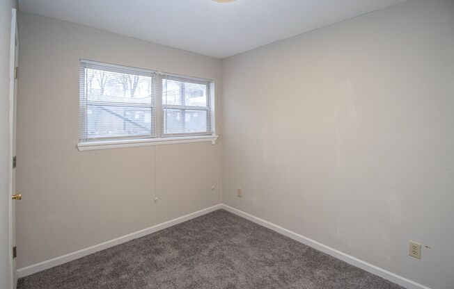 2 beds, 1 bath, $1,050, Unit Apt 1