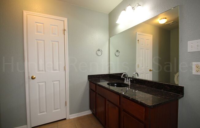 3 beds, 2 baths, $1,500