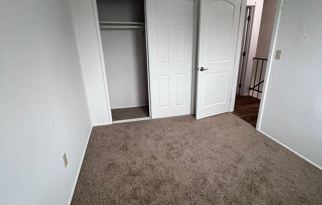 2 beds, 1 bath, 800 sqft, $1,295