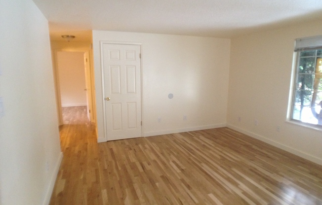 2 beds, 1 bath, $1,895, Unit 715