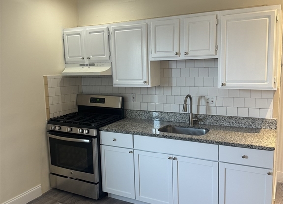 3 beds, 1 bath, 1,500 sqft, $3,400, Unit 2