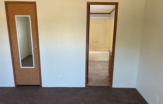 3 beds, 2 baths, $995