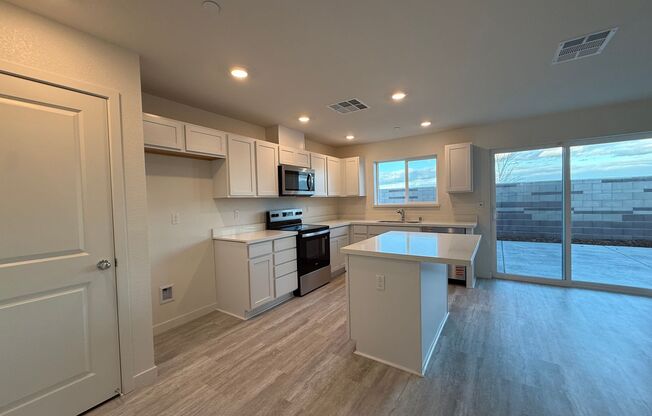 4 Bed 2.5 Ba 2 Story 2 Car