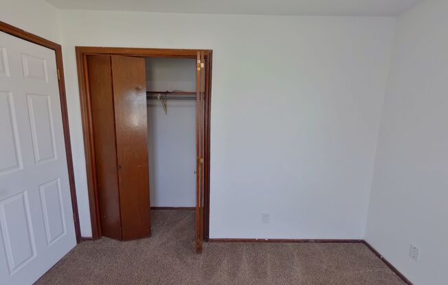 2 beds, 1 bath, $775