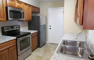 2 beds, 1 bath, $1,200