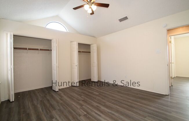 3 beds, 2 baths, $1,275