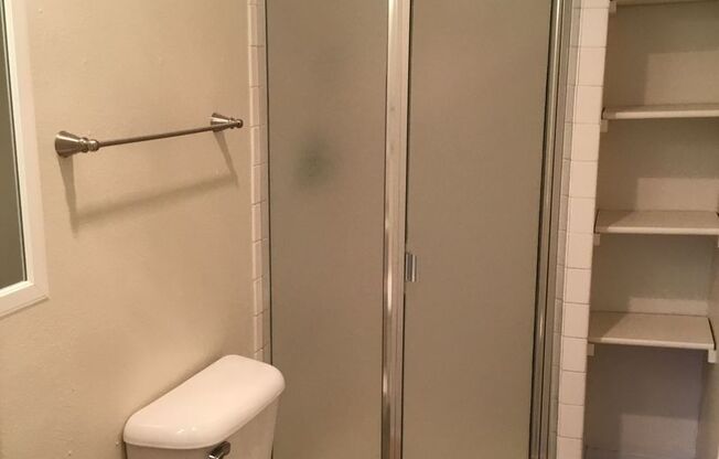 2 beds, 2 baths, 847 sqft, $1,395, Unit 15