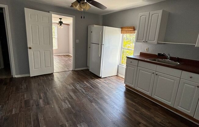 3 beds, 3 baths, 1,938 sqft, $2,690, Unit Unit 4