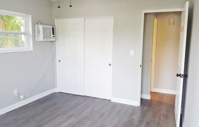 1 bed, 1 bath, $1,190, Unit P233 - Lynd #9 - 5614 Gulfport Blvd