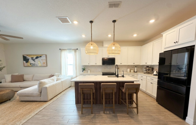 Modern Elegance & Outdoor Oasis in Turtle Creek