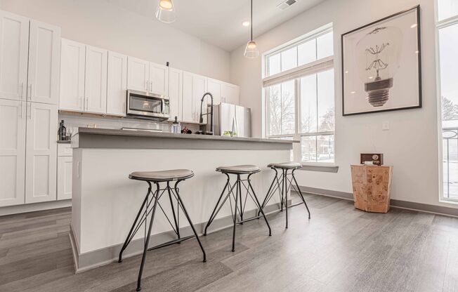 1 bed, 1 bath, 725 sqft, $1,610, Unit A111