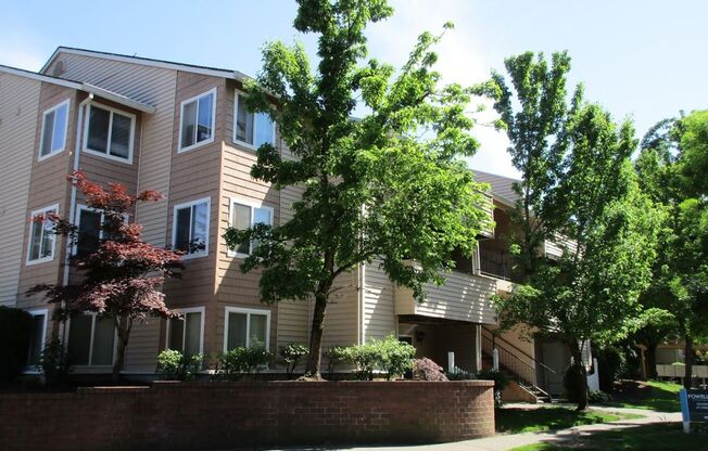 Life Just Got Better Come See For Yourself At Powell Court Apartments!!