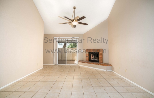 2127 E 10 ST