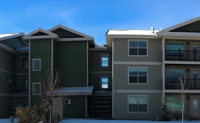 2 beds, 2 baths, $2,195, Unit #306