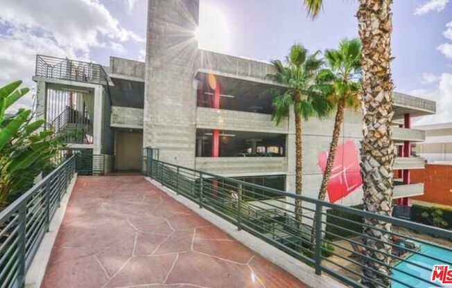 Studio, 1 bath, 707 sqft, $2,290, Unit 628