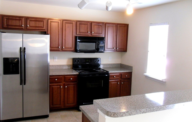 Beautiful 4bd/2.5bth home with an open layout!