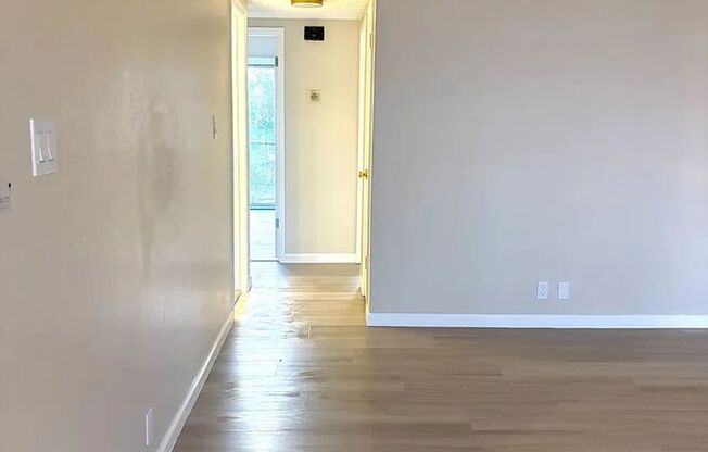21 Lewis Ave