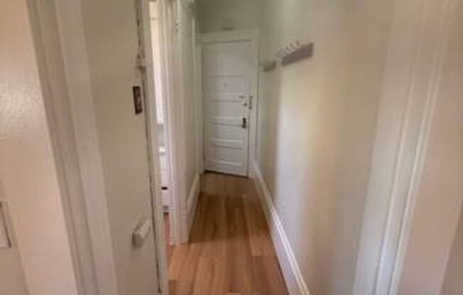 Great location and is just off the main St. It is quite also amazingly close to the necessities