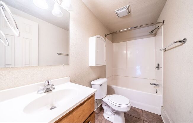 2 beds, 1.5 baths, 1,050 sqft, $1,399, Unit 1226