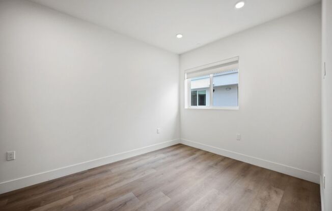 3 beds, 3 baths, 938 sqft, $3,441, Unit 208