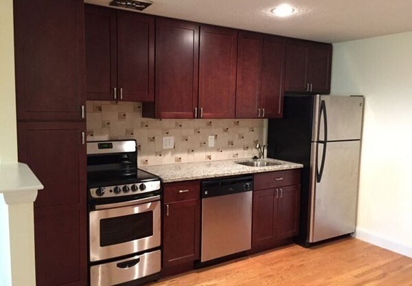 1 bed, 1 bath, 733 sqft, $2,750, Unit 214