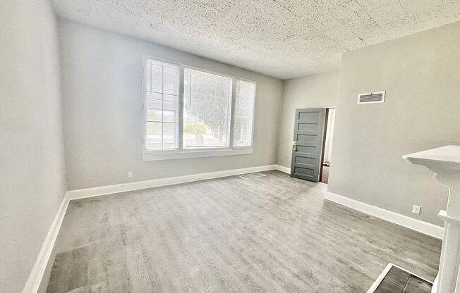 2901 S 43rd