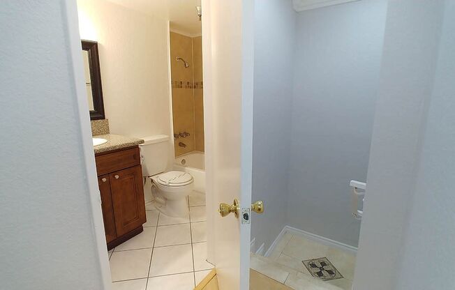 2 beds, 2 baths, 910 sqft, $2,950, Unit 215