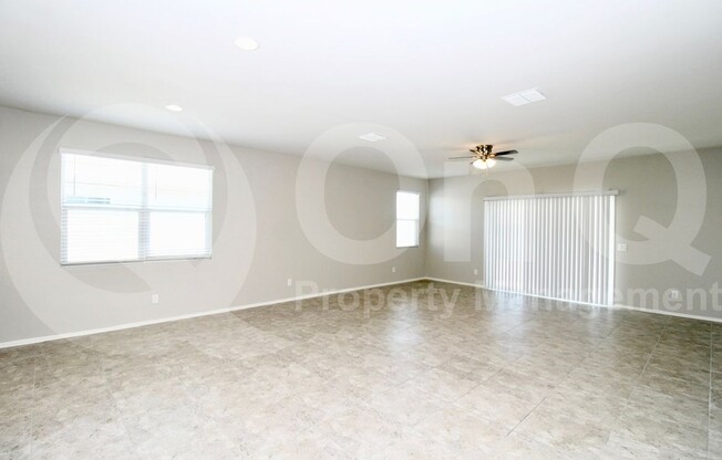 1027 W AVALON CYN DR