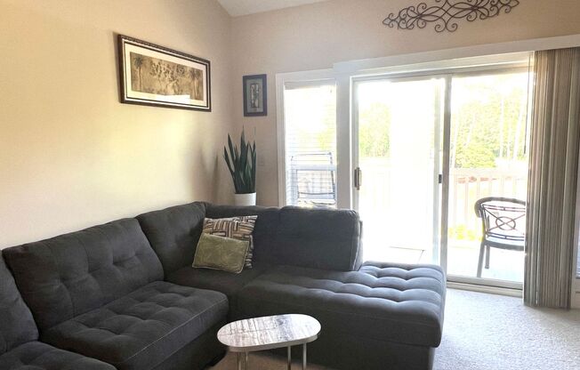 2 beds, 2 baths, $1,395, Unit Unit 305