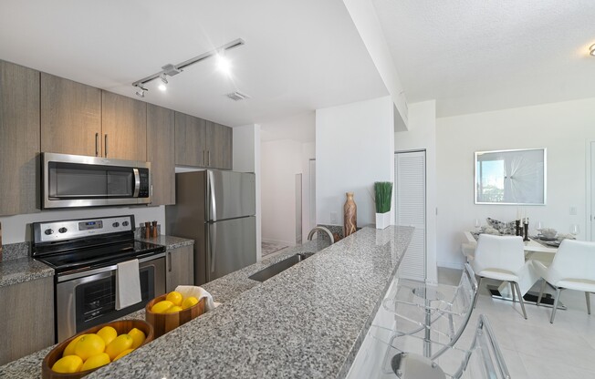 2 beds, 2 baths, 986 sqft, $2,400, Unit 705